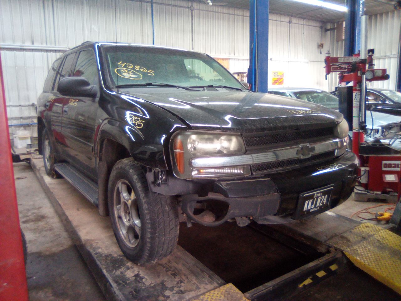 https://f005.backblazeb2.com/file/img-partshotlines-com/Inventory/MA472/Vehicle/26869_01.jpg