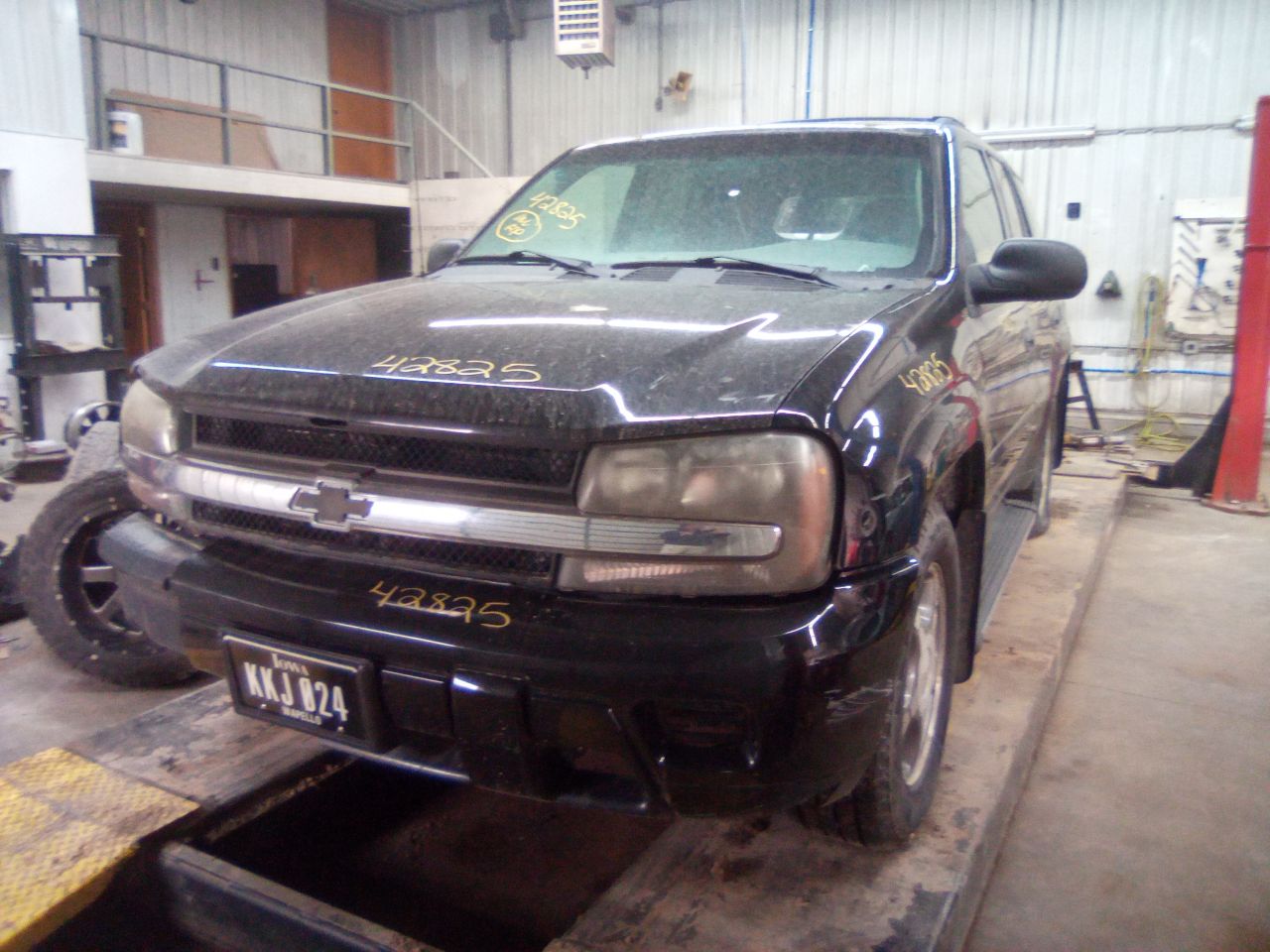 https://f005.backblazeb2.com/file/img-partshotlines-com/Inventory/MA472/Vehicle/26869_03.jpg