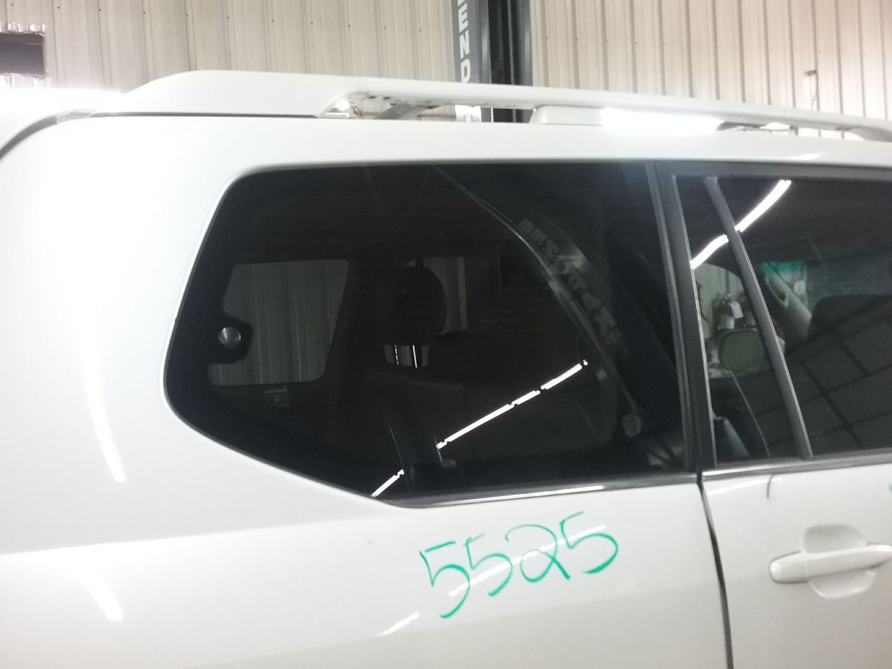 https://f005.backblazeb2.com/file/img-partshotlines-com/Inventory/MA472/Vehicle/27017_12.jpg