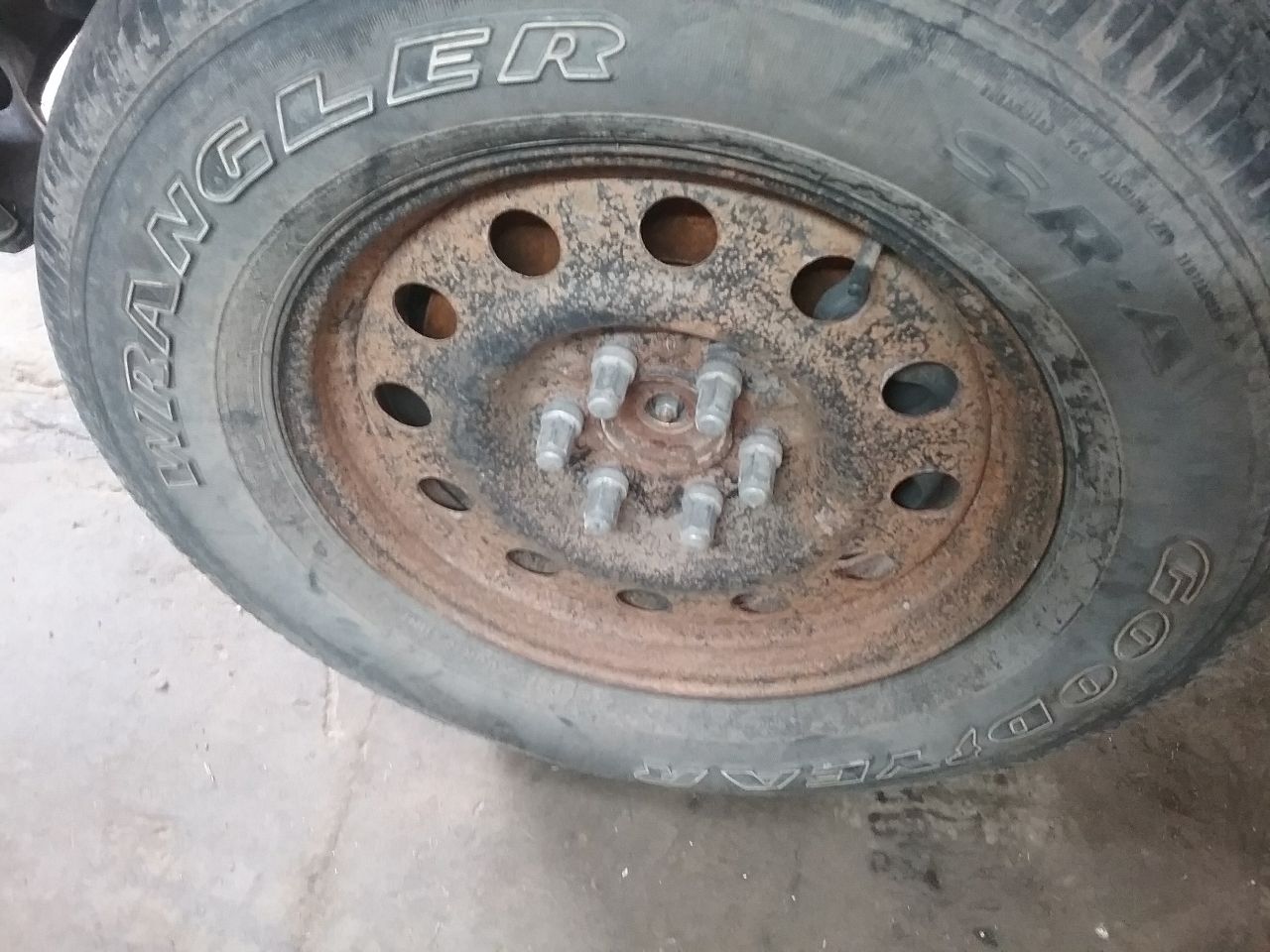 https://f005.backblazeb2.com/file/img-partshotlines-com/Inventory/MA472/Vehicle/27128_11.jpg