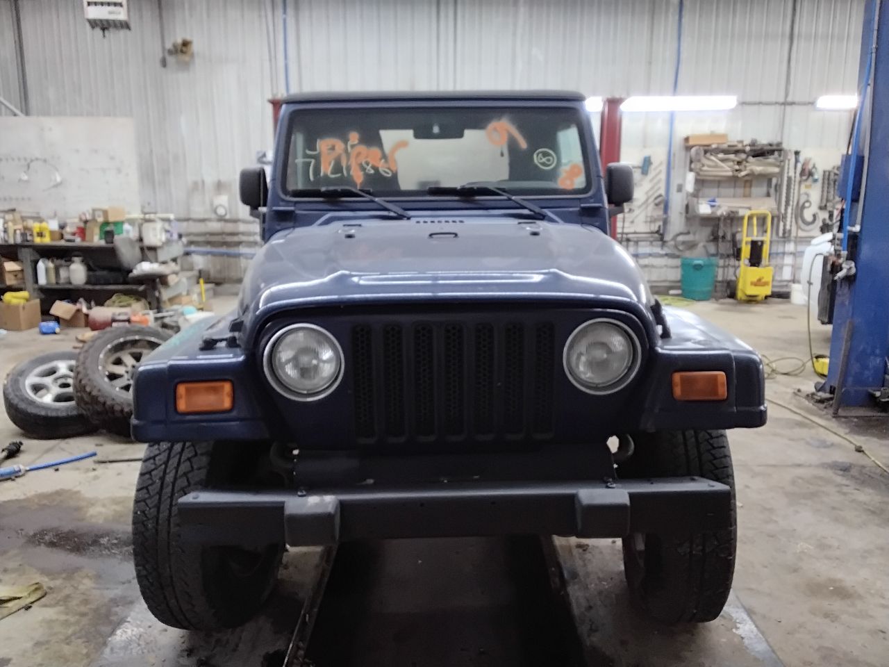 https://f005.backblazeb2.com/file/img-partshotlines-com/Inventory/MA472/Vehicle/27135_02.jpg