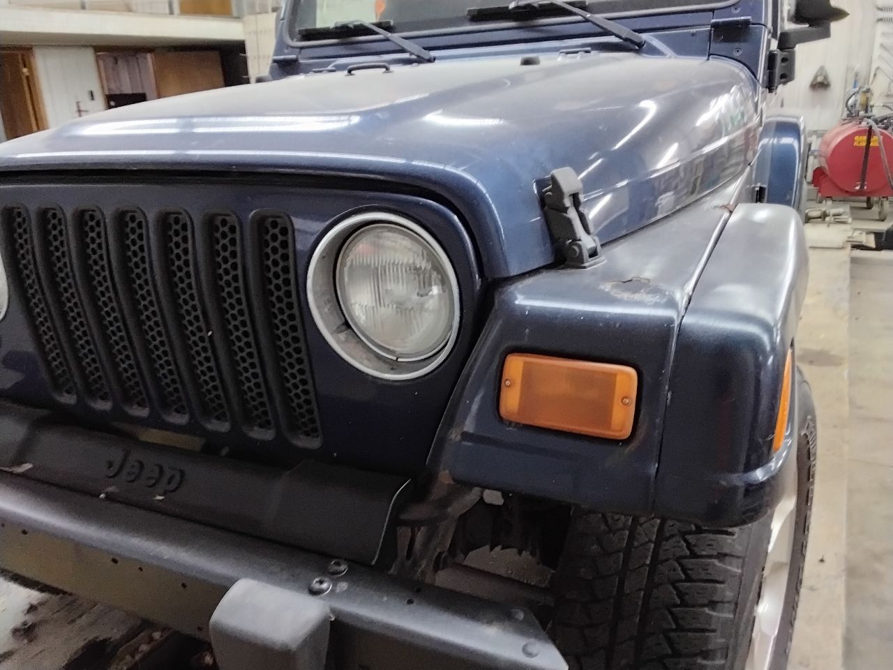 https://f005.backblazeb2.com/file/img-partshotlines-com/Inventory/MA472/Vehicle/27135_04.jpg