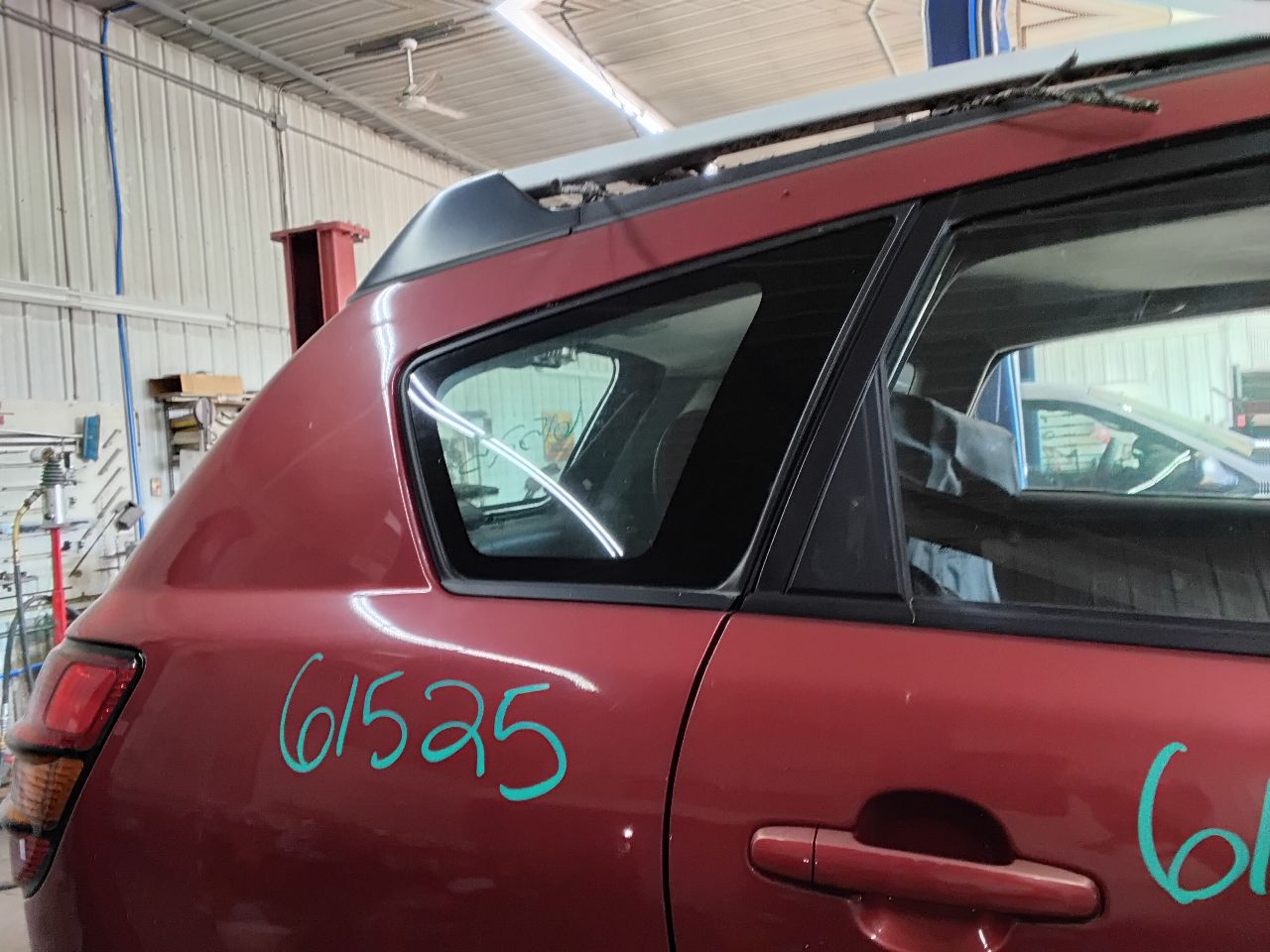 https://f005.backblazeb2.com/file/img-partshotlines-com/Inventory/MA472/Vehicle/27334_09.jpg