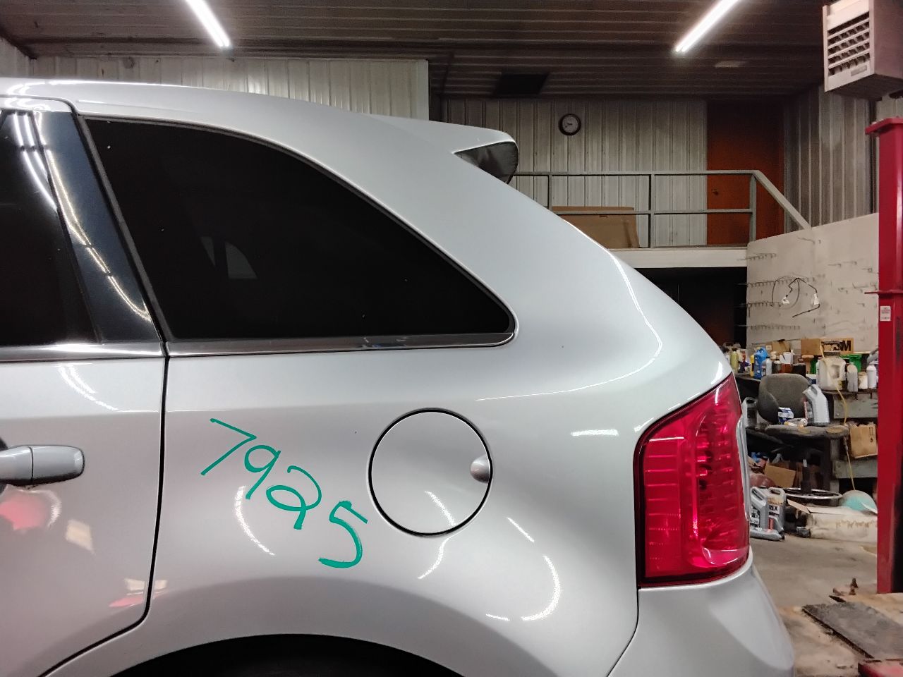 https://f005.backblazeb2.com/file/img-partshotlines-com/Inventory/MA472/Vehicle/27602_07.jpg