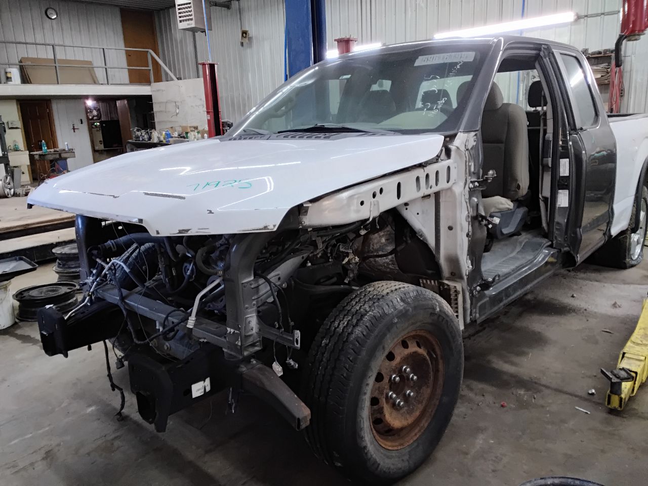 https://f005.backblazeb2.com/file/img-partshotlines-com/Inventory/MA472/Vehicle/27612_01.jpg