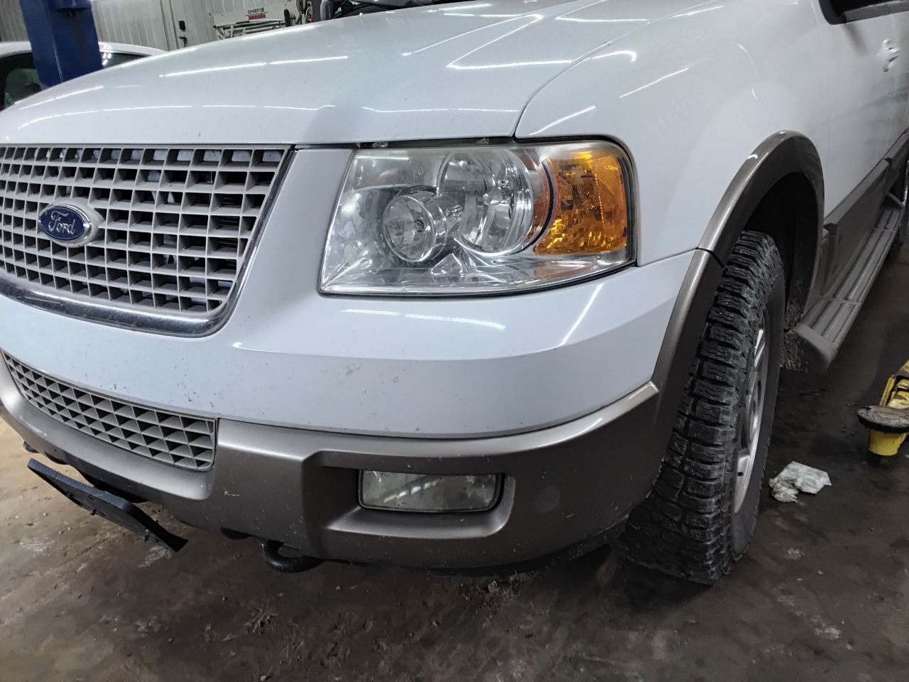 https://f005.backblazeb2.com/file/img-partshotlines-com/Inventory/MA472/Vehicle/27748_04.jpg