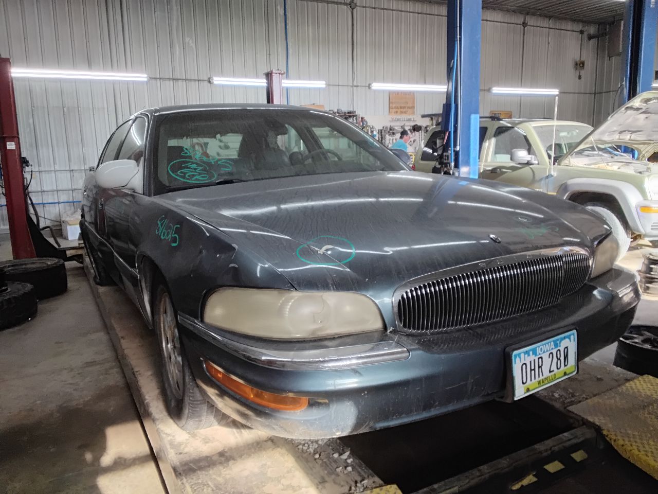 https://f005.backblazeb2.com/file/img-partshotlines-com/Inventory/MA472/Vehicle/27863_03.jpg