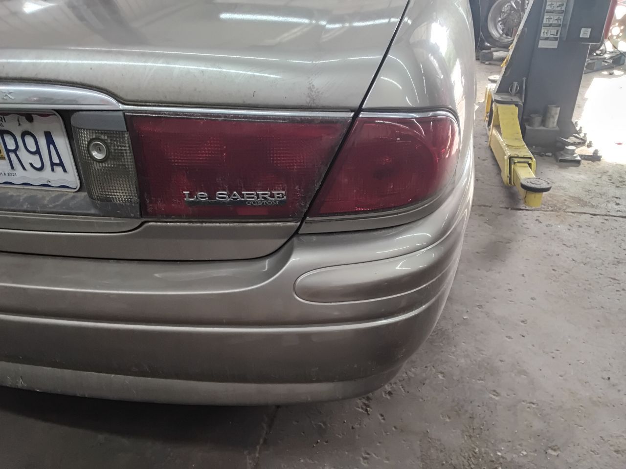 https://f005.backblazeb2.com/file/img-partshotlines-com/Inventory/MA472/Vehicle/27953_12.jpg