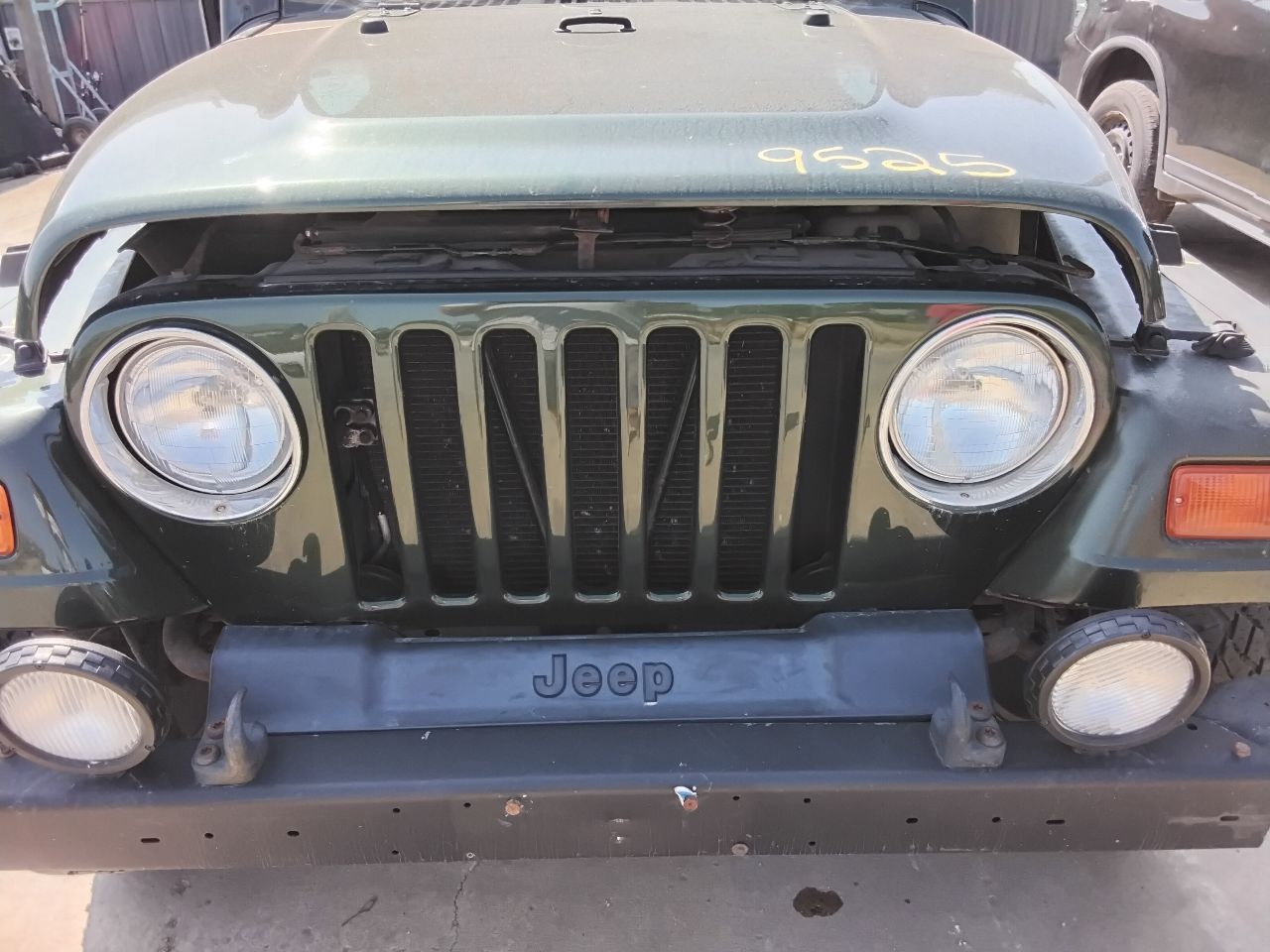 https://f005.backblazeb2.com/file/img-partshotlines-com/Inventory/MA472/Vehicle/27956_06.jpg