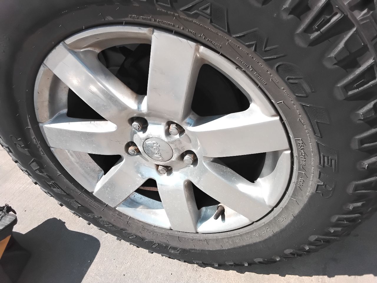 https://f005.backblazeb2.com/file/img-partshotlines-com/Inventory/MA472/Vehicle/27956_08.jpg