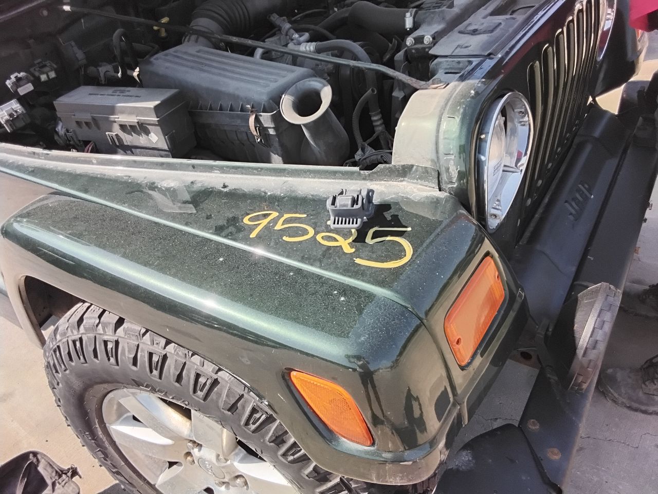 https://f005.backblazeb2.com/file/img-partshotlines-com/Inventory/MA472/Vehicle/27956_09.jpg