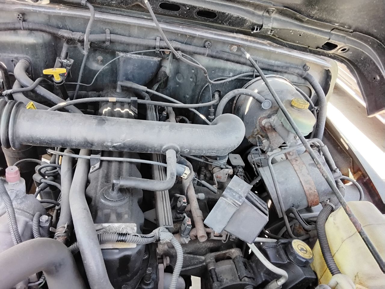 https://f005.backblazeb2.com/file/img-partshotlines-com/Inventory/MA472/Vehicle/27956_11.jpg