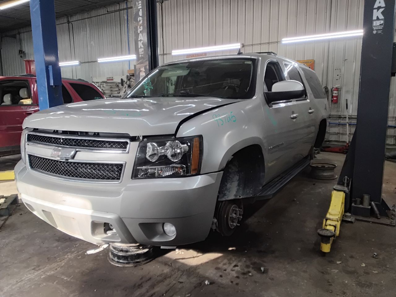https://f005.backblazeb2.com/file/img-partshotlines-com/Inventory/MA472/Vehicle/28090_05.jpg