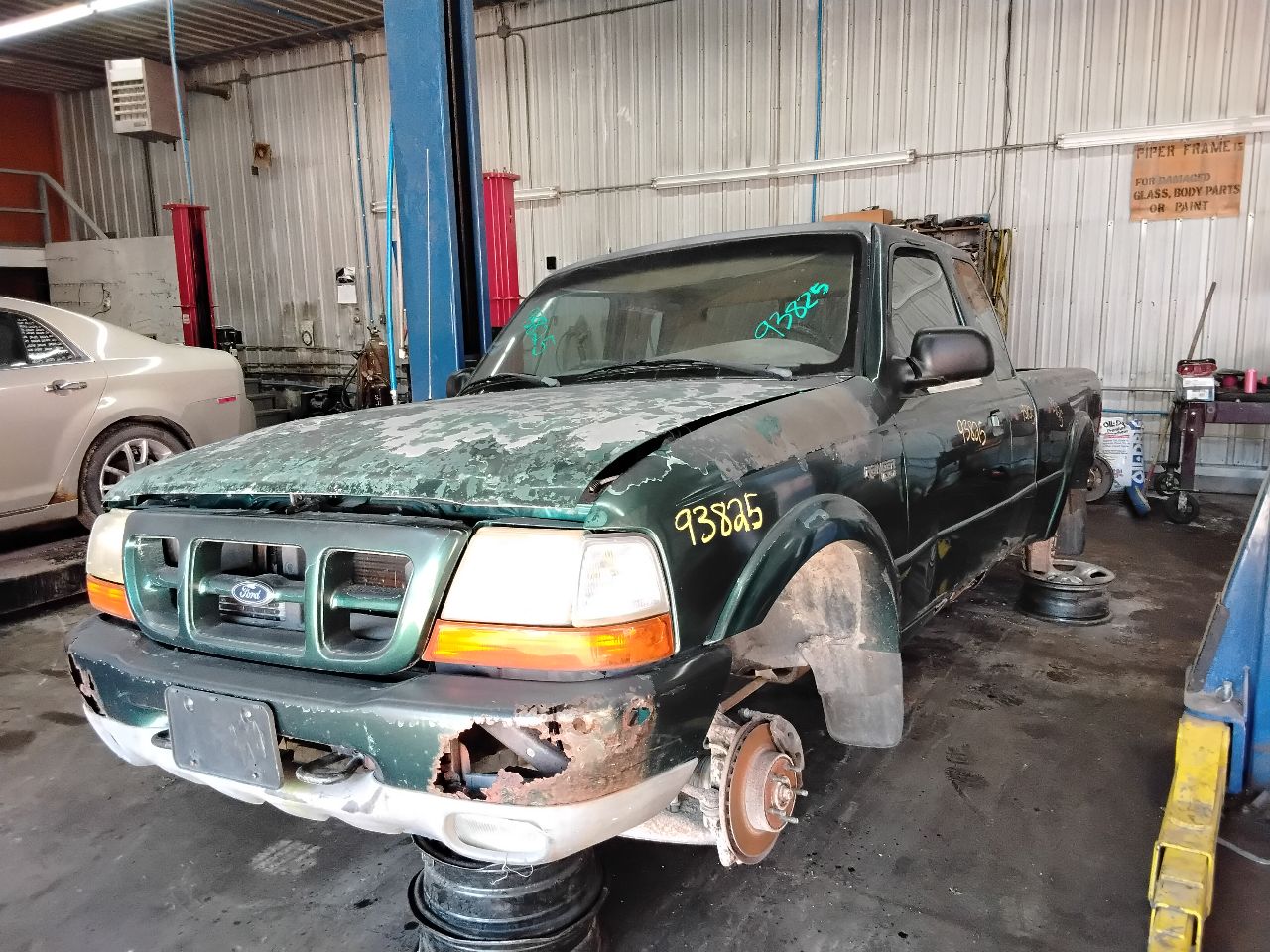 https://f005.backblazeb2.com/file/img-partshotlines-com/Inventory/MA472/Vehicle/28094_01.jpg