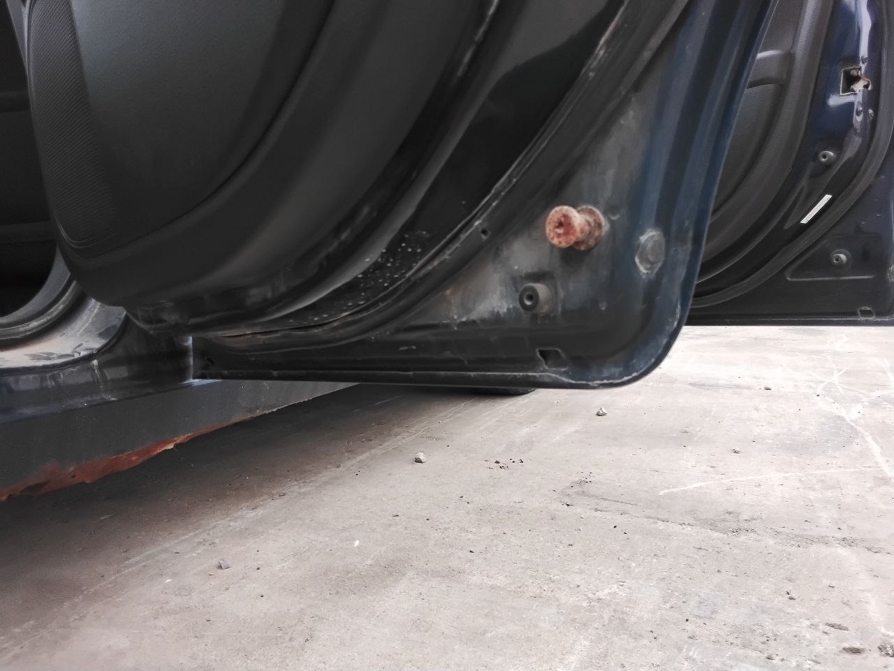 https://f005.backblazeb2.com/file/img-partshotlines-com/Inventory/MA472/Vehicle/28265_14.jpg
