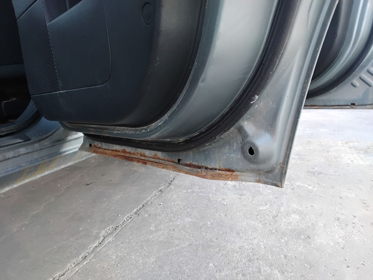 https://f005.backblazeb2.com/file/img-partshotlines-com/Inventory/MA472/Vehicle/28373_18.jpg