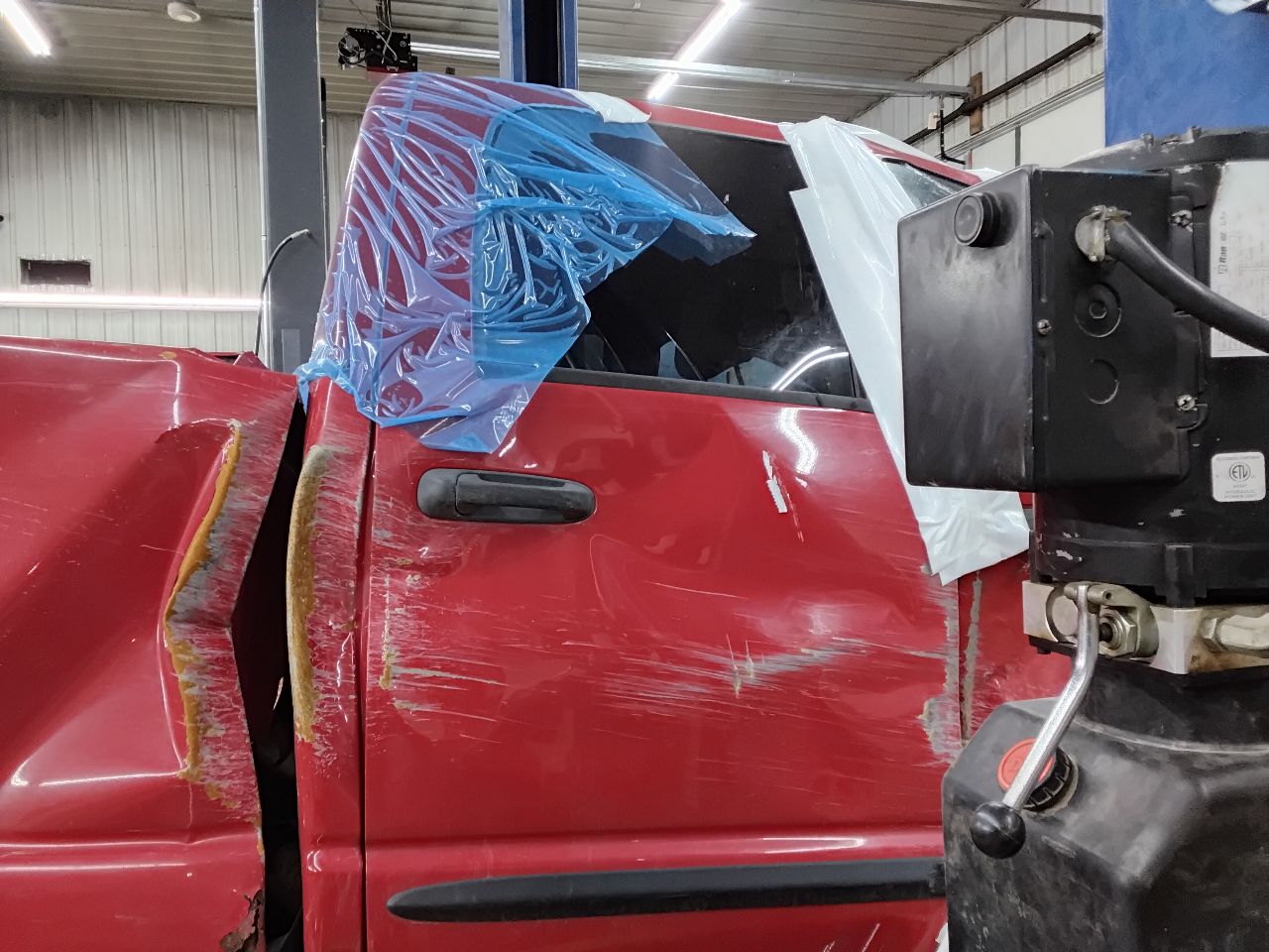 https://f005.backblazeb2.com/file/img-partshotlines-com/Inventory/MA472/Vehicle/28494_04.jpg