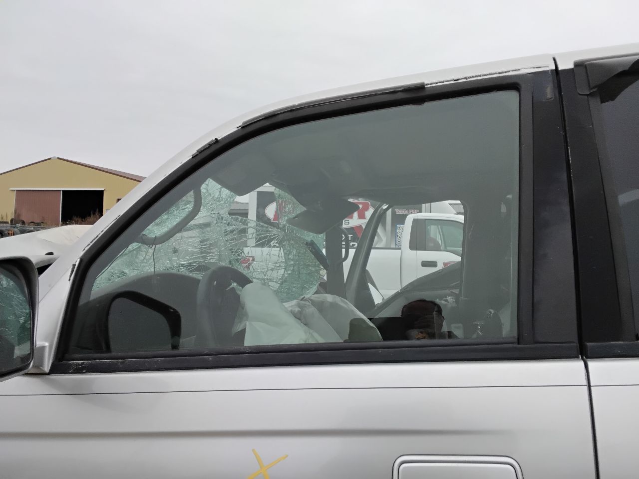 https://f005.backblazeb2.com/file/img-partshotlines-com/Inventory/MA472/Vehicle/28598_04.jpg