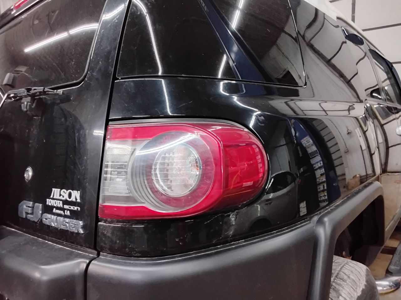 https://f005.backblazeb2.com/file/img-partshotlines-com/Inventory/MA472/Vehicle/28673_12.jpg