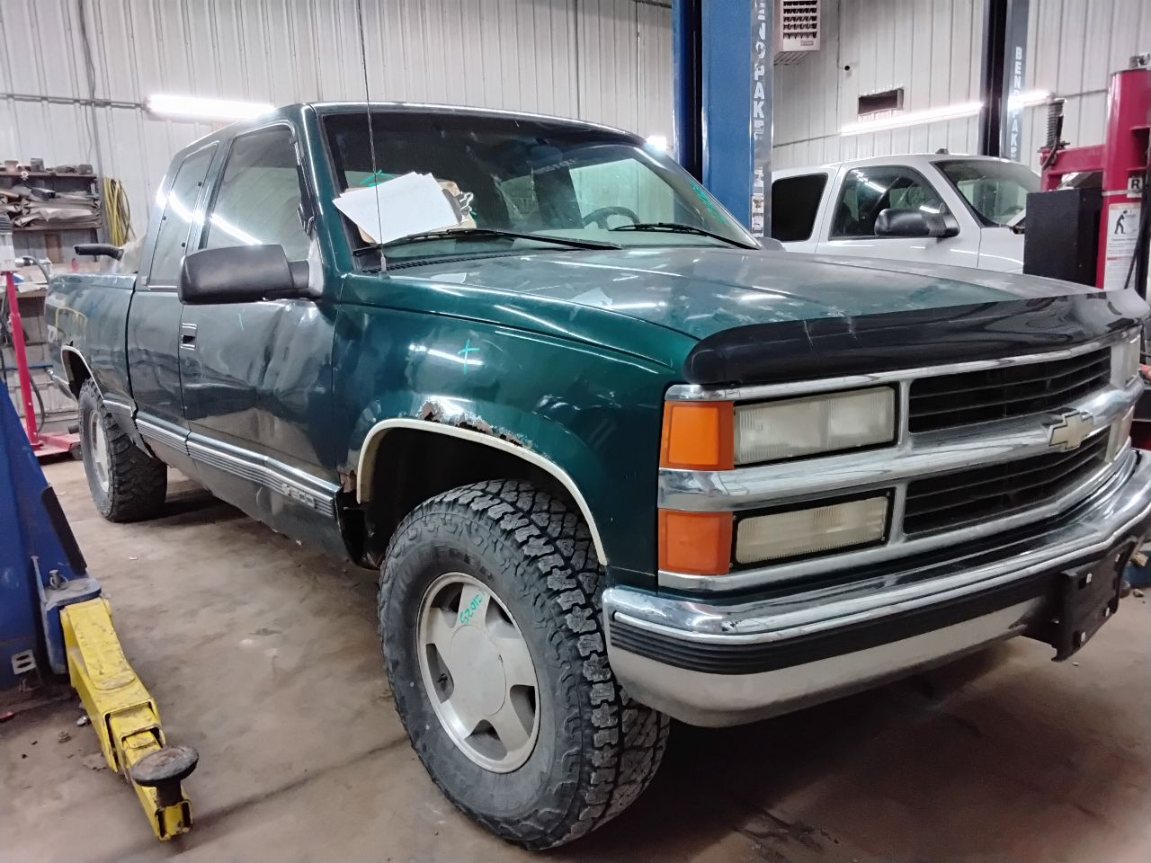 https://f005.backblazeb2.com/file/img-partshotlines-com/Inventory/MA472/Vehicle/28691_01.jpg