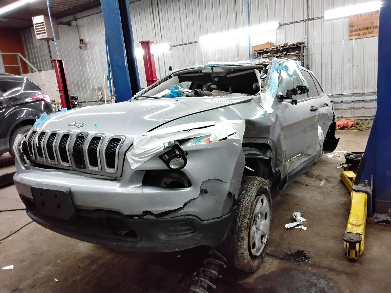 https://f005.backblazeb2.com/file/img-partshotlines-com/Inventory/MA472/Vehicle/28965_01.jpg