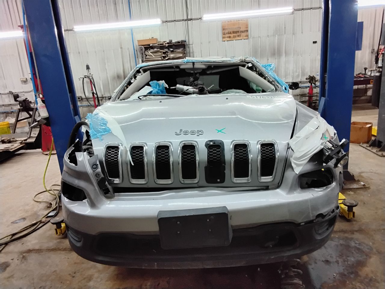 https://f005.backblazeb2.com/file/img-partshotlines-com/Inventory/MA472/Vehicle/28965_02.jpg