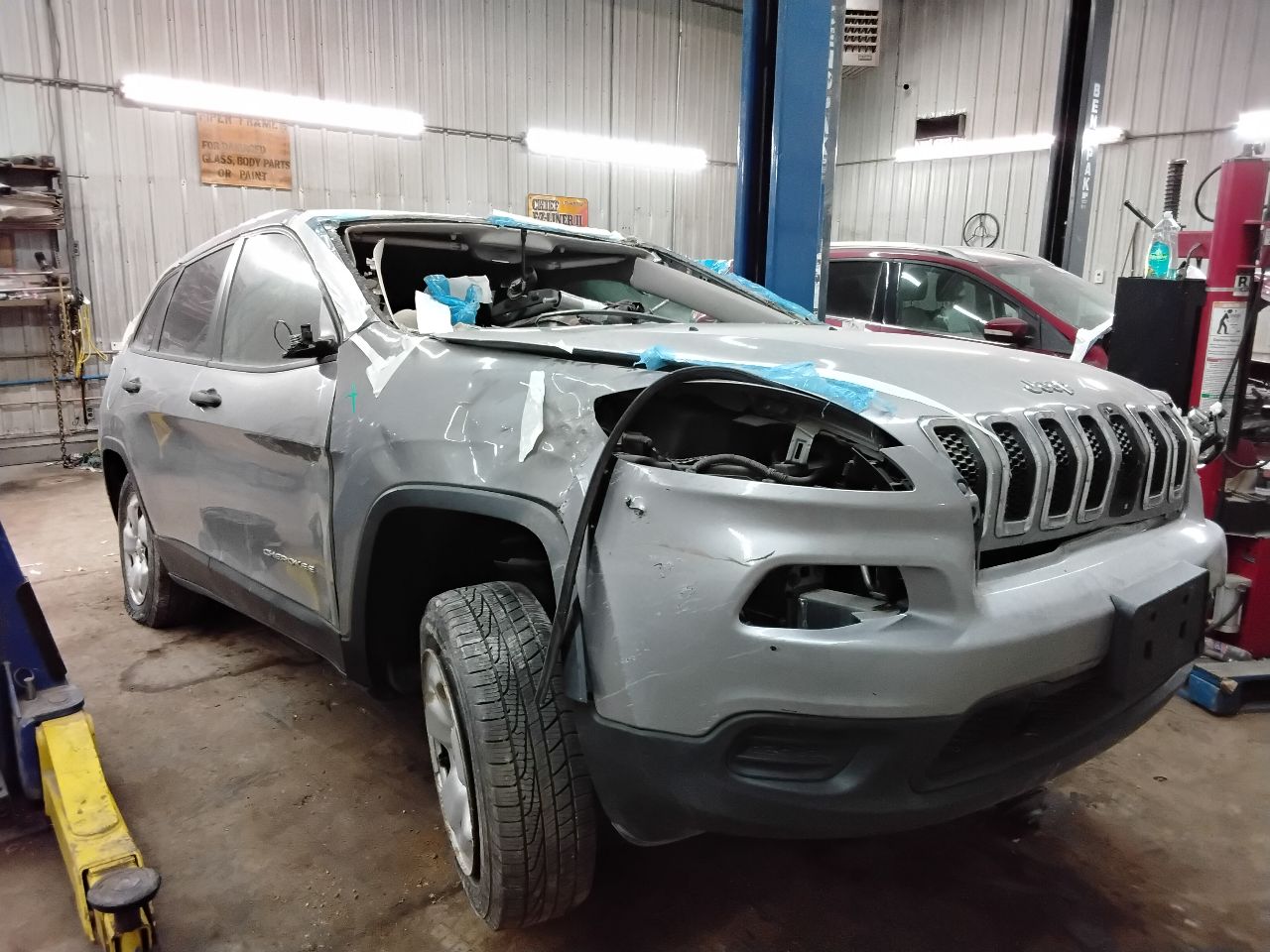 https://f005.backblazeb2.com/file/img-partshotlines-com/Inventory/MA472/Vehicle/28965_03.jpg