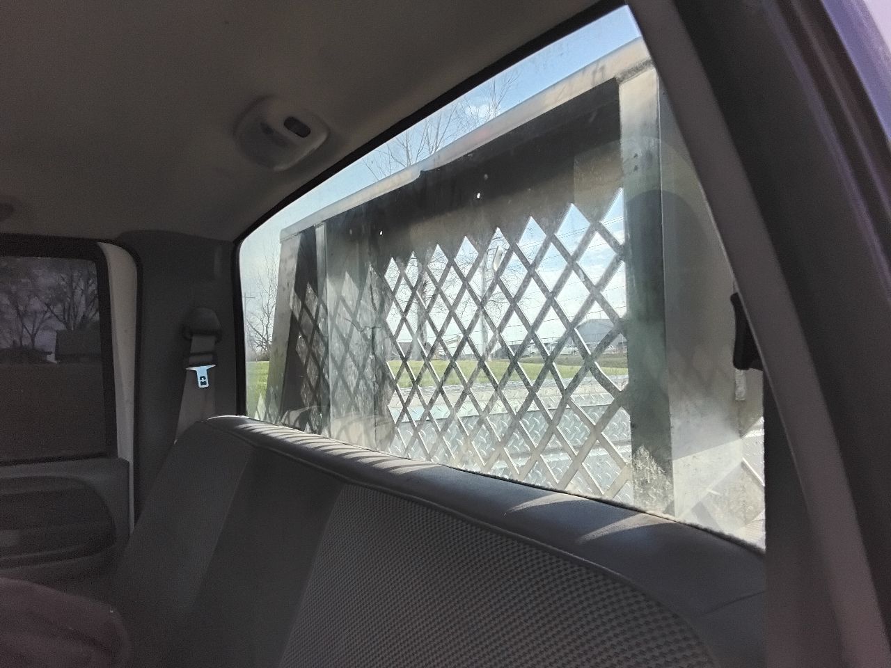 https://f005.backblazeb2.com/file/img-partshotlines-com/Inventory/MA472/Vehicle/29135_09.jpg