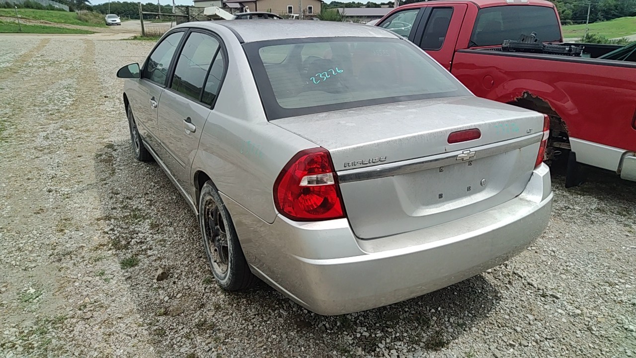 https://f005.backblazeb2.com/file/img-partshotlines-com/Inventory/MA472/Vehicle/29206_04.jpg