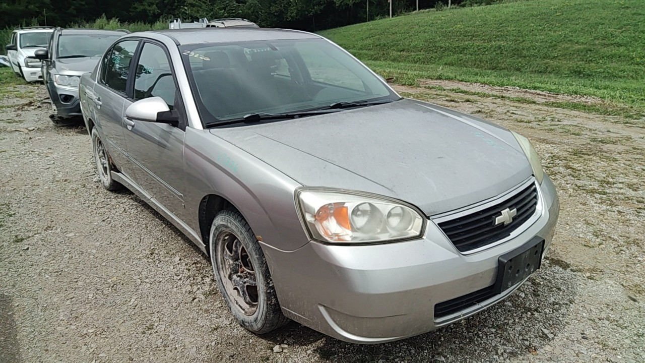 https://f005.backblazeb2.com/file/img-partshotlines-com/Inventory/MA472/Vehicle/29206_06.jpg