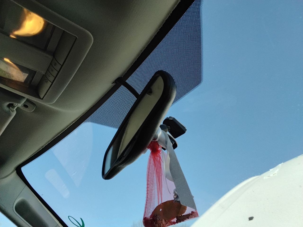 https://f005.backblazeb2.com/file/img-partshotlines-com/Inventory/MA472/Vehicle/29301_50.jpg