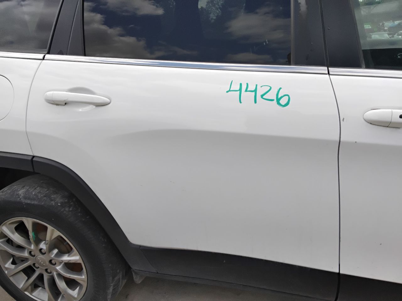 https://f005.backblazeb2.com/file/img-partshotlines-com/Inventory/MA472/Vehicle/29411_12.jpg