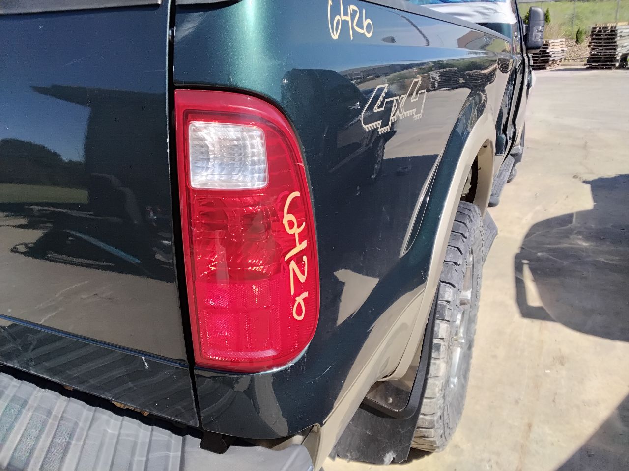 https://f005.backblazeb2.com/file/img-partshotlines-com/Inventory/MA472/Vehicle/29779_09.jpg