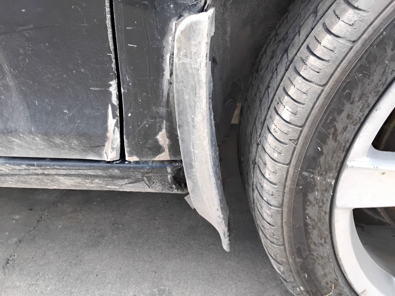 https://f005.backblazeb2.com/file/img-partshotlines-com/Inventory/MA472/Vehicle/29960_05.jpg