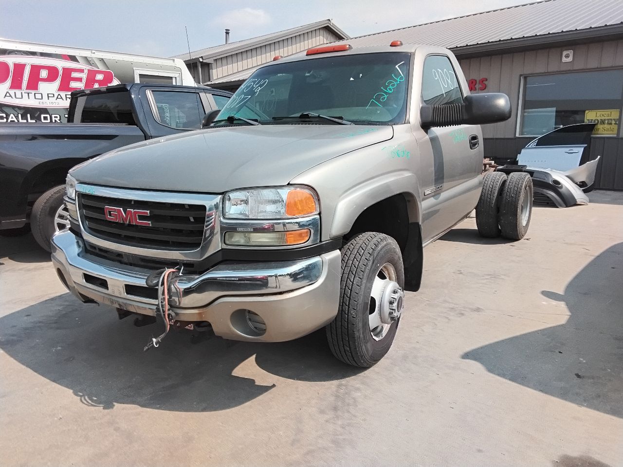 https://f005.backblazeb2.com/file/img-partshotlines-com/Inventory/MA472/Vehicle/30049_01.jpg