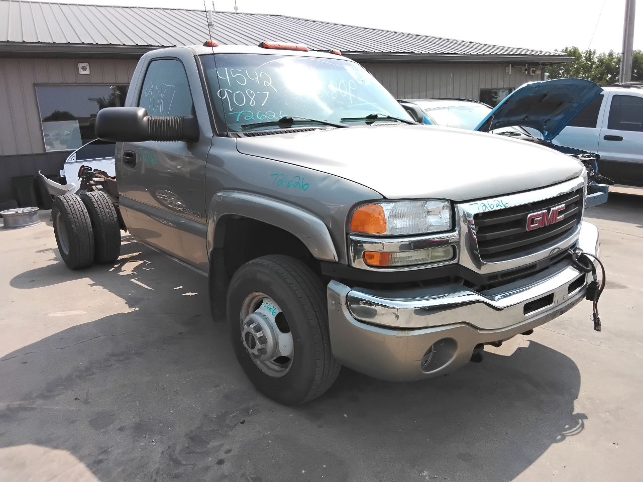 https://f005.backblazeb2.com/file/img-partshotlines-com/Inventory/MA472/Vehicle/30049_02.jpg