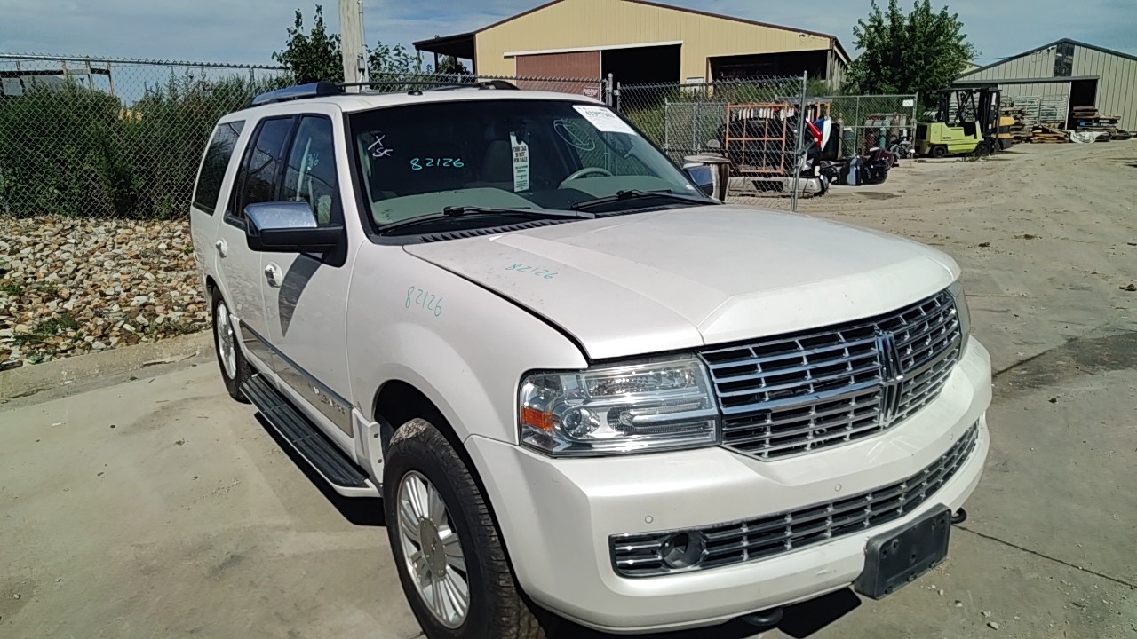 https://f005.backblazeb2.com/file/img-partshotlines-com/Inventory/MA472/Vehicle/30200_04.jpg