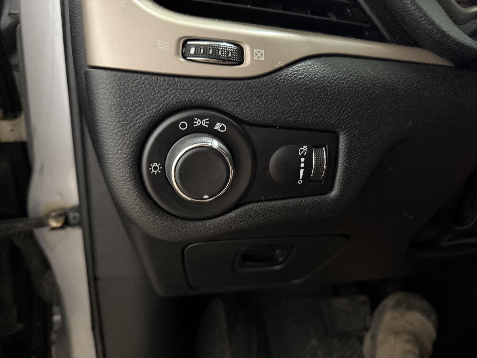 f/c/e/c/f/00490ef5-732e-4e40-a9dc-96294974f181.jpeg
