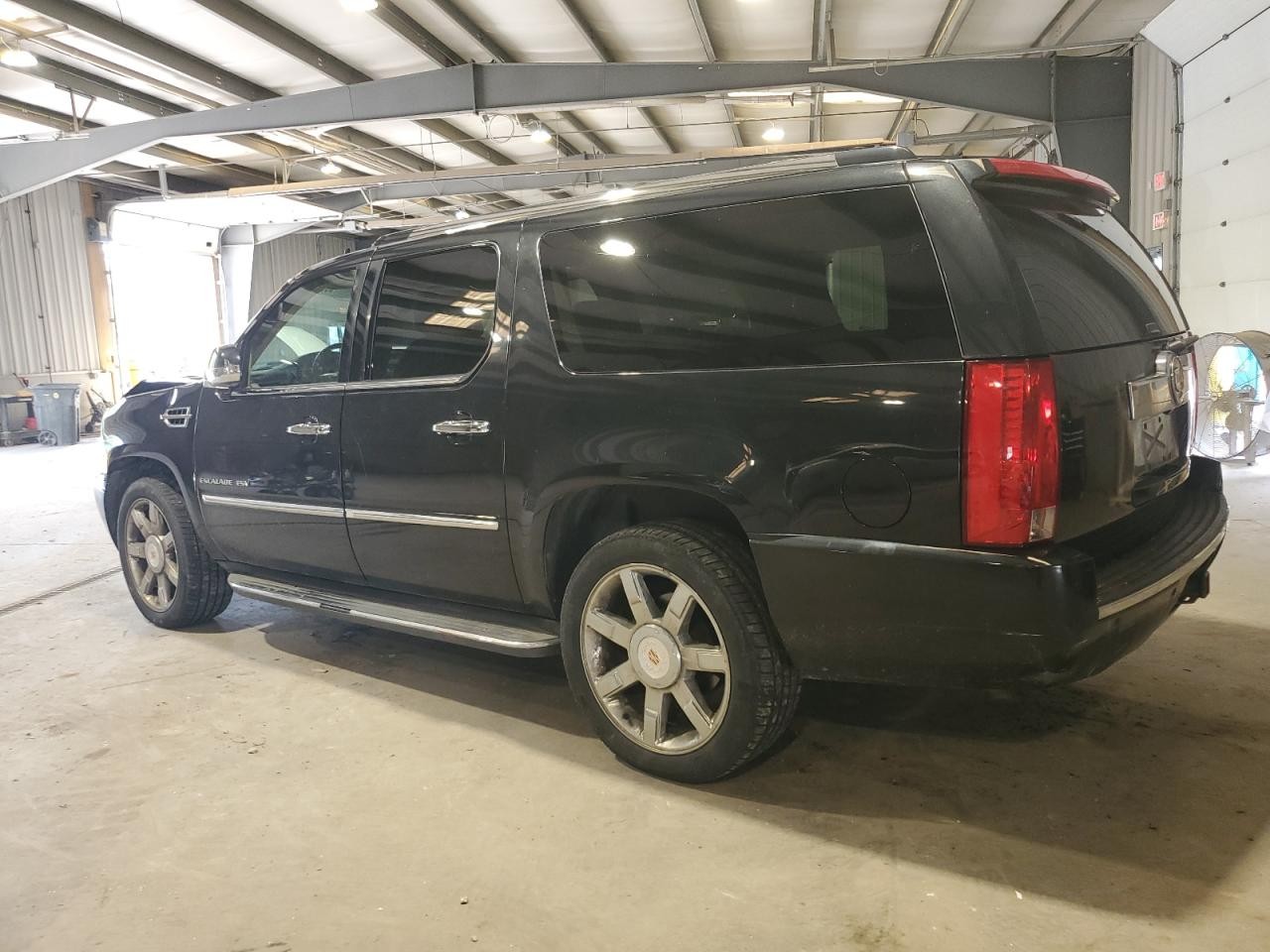 https://f005.backblazeb2.com/file/img-partshotlines-com/Inventory/MA528/Vehicle/66682_10.jpg