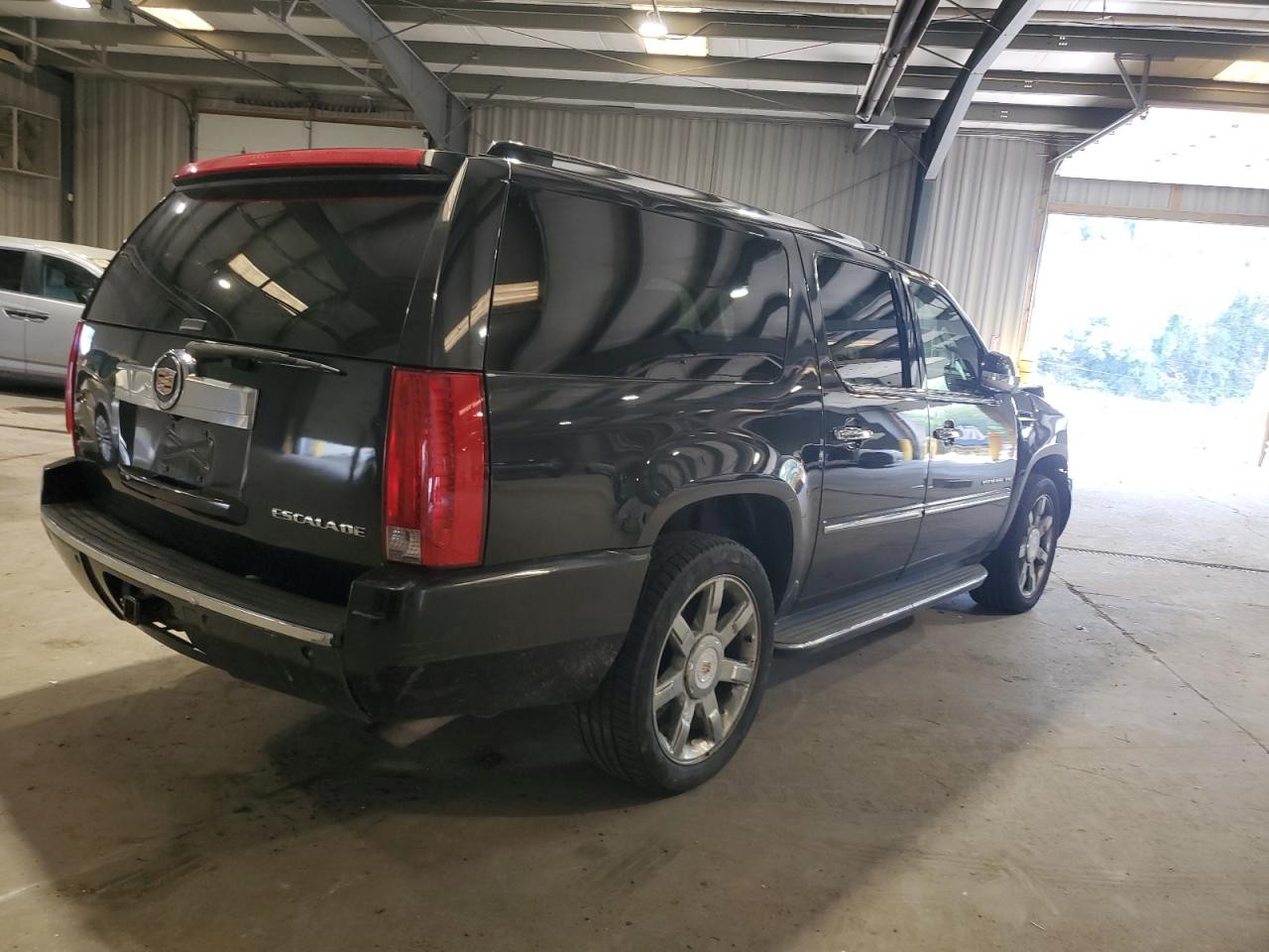 https://f005.backblazeb2.com/file/img-partshotlines-com/Inventory/MA528/Vehicle/66682_11.jpg