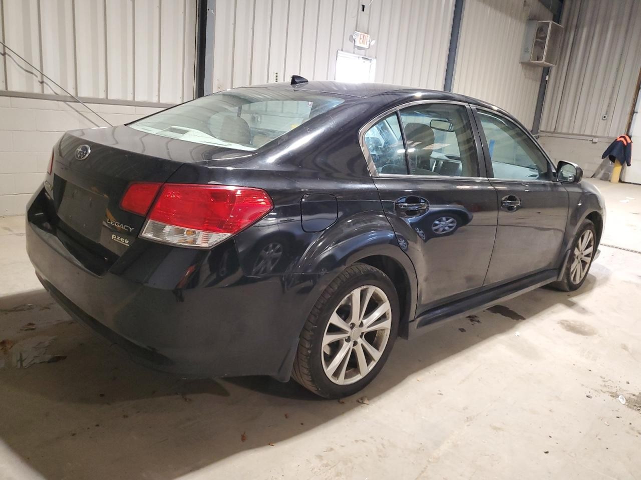 Vehicle/68112_08.jpg