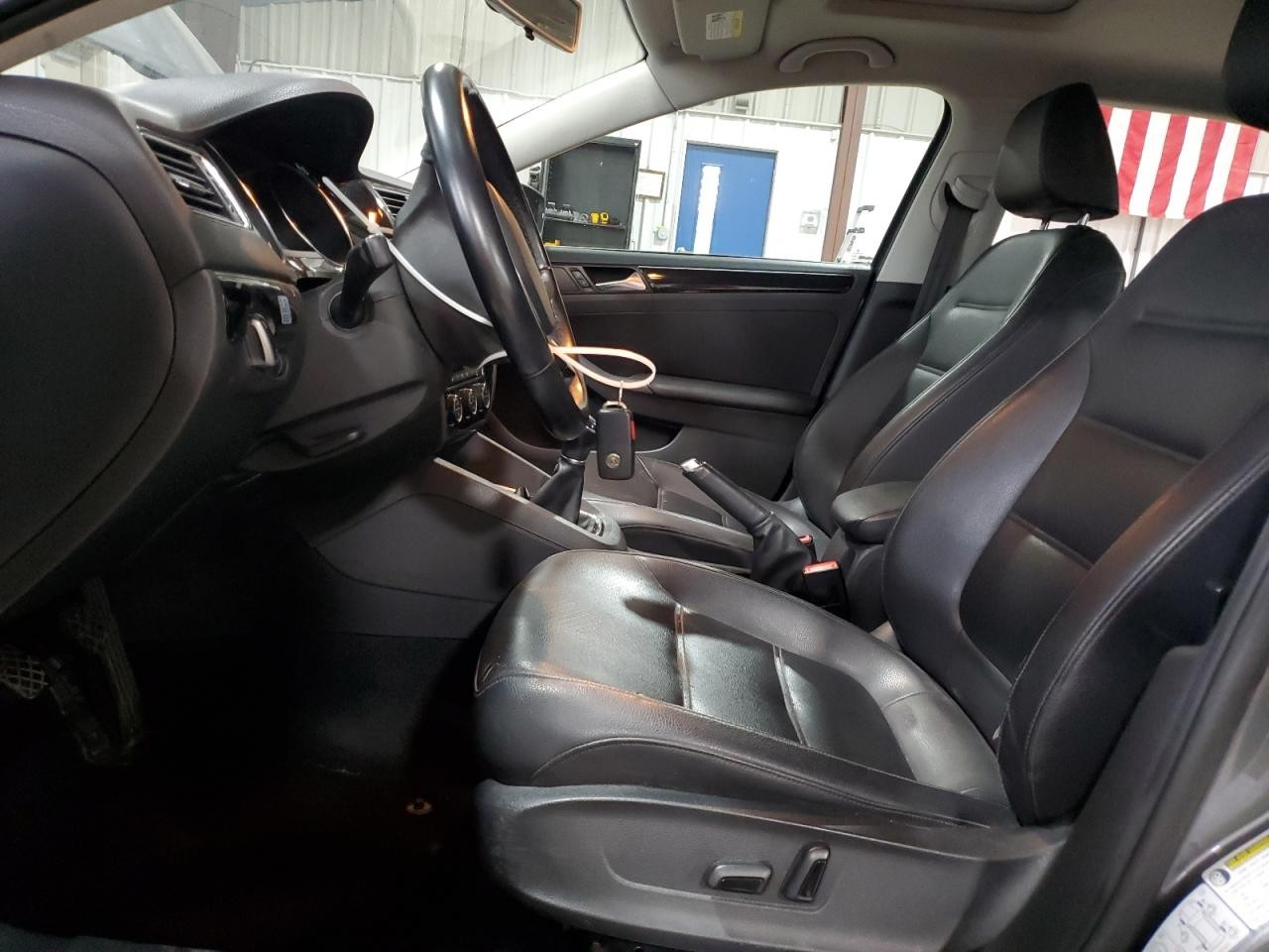 https://f005.backblazeb2.com/file/img-partshotlines-com/Inventory/MA528/Vehicle/68121_06.jpg