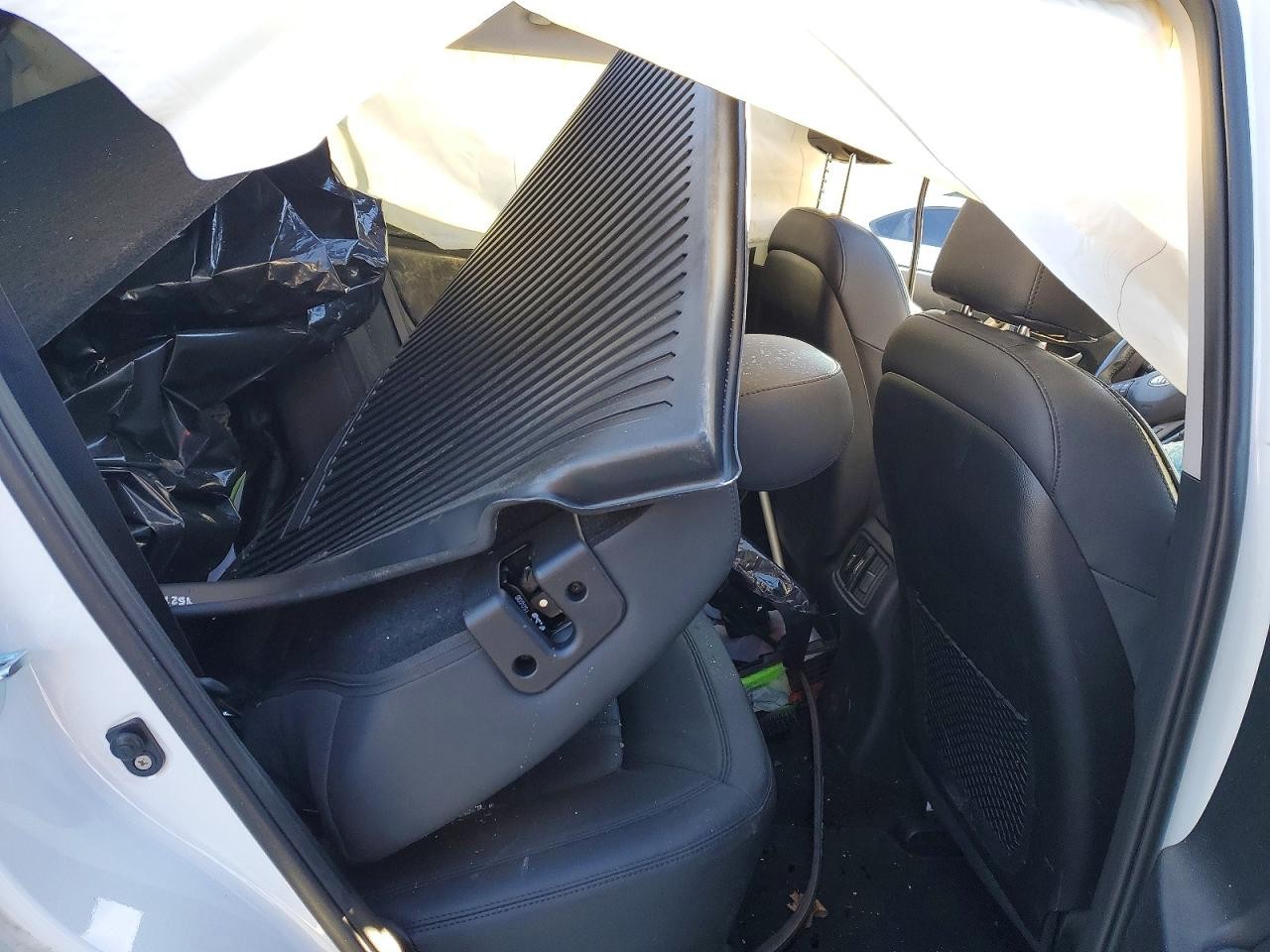 https://f005.backblazeb2.com/file/img-partshotlines-com/Inventory/MA528/Vehicle/70012_10.jpg