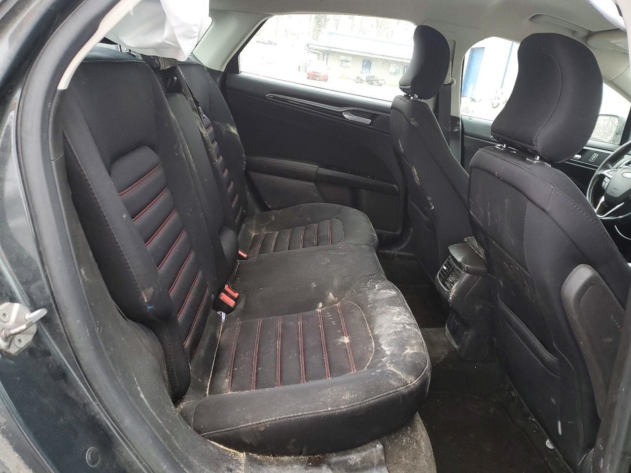 Vehicle/70221_09.jpg
