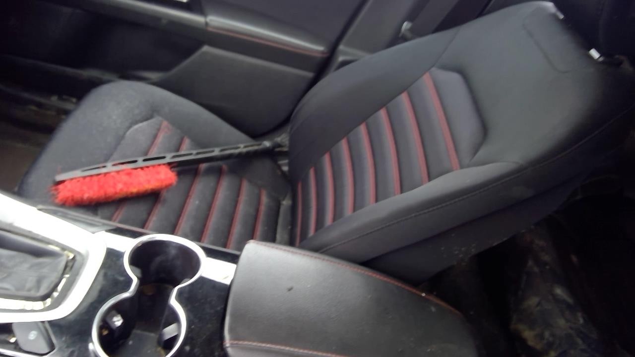 Vehicle/70221_12.jpg