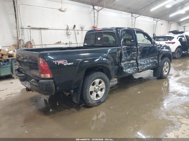 Vehicle/70242_04.jpg