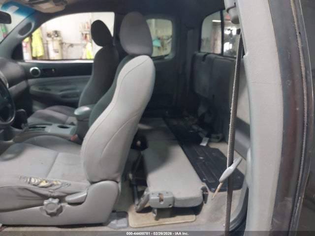 Vehicle/70242_08.jpg