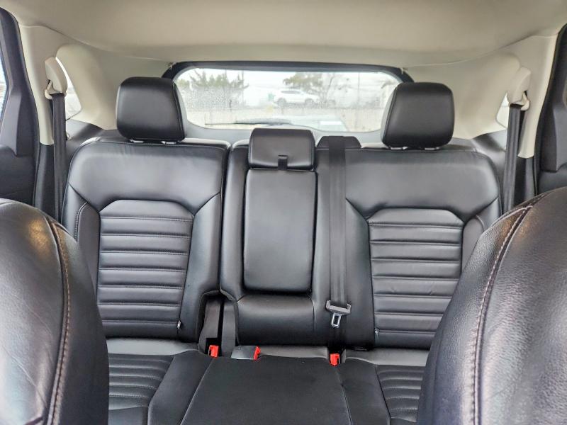 Vehicle/70656_09.jpg