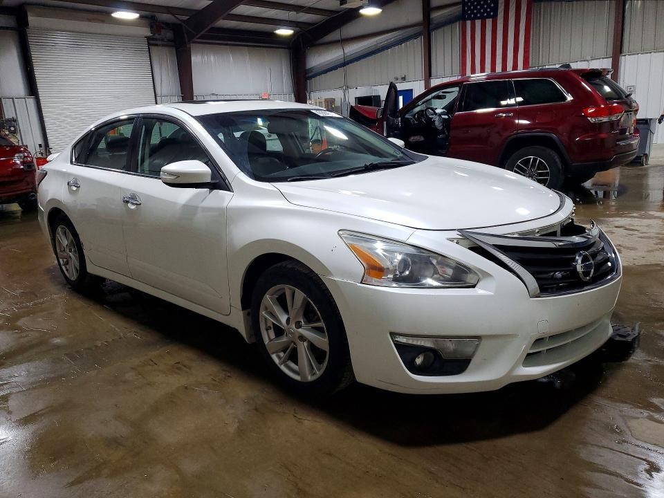 https://f005.backblazeb2.com/file/img-partshotlines-com/Inventory/MA528/Vehicle/70982_04.jpg