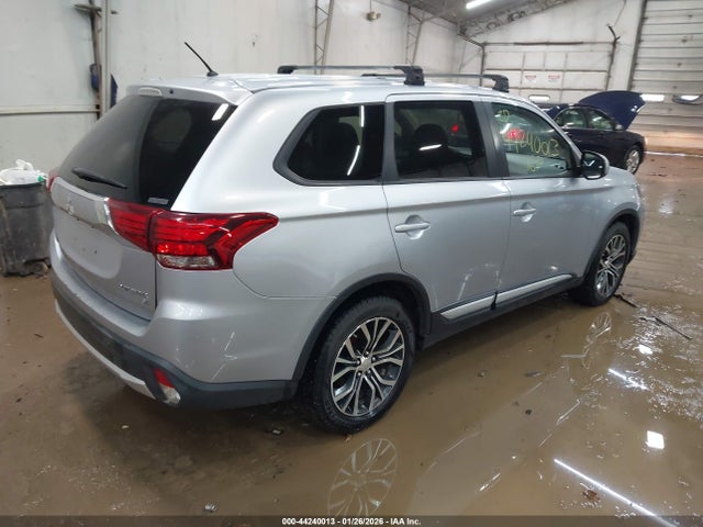 https://f005.backblazeb2.com/file/img-partshotlines-com/Inventory/MA528/Vehicle/71078_04.jpg